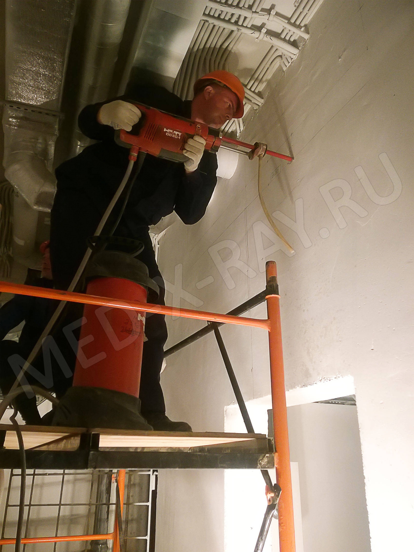 «Онкорадиологический центр» г. Балашиха монтаж защитной двери для бункера циклотрона