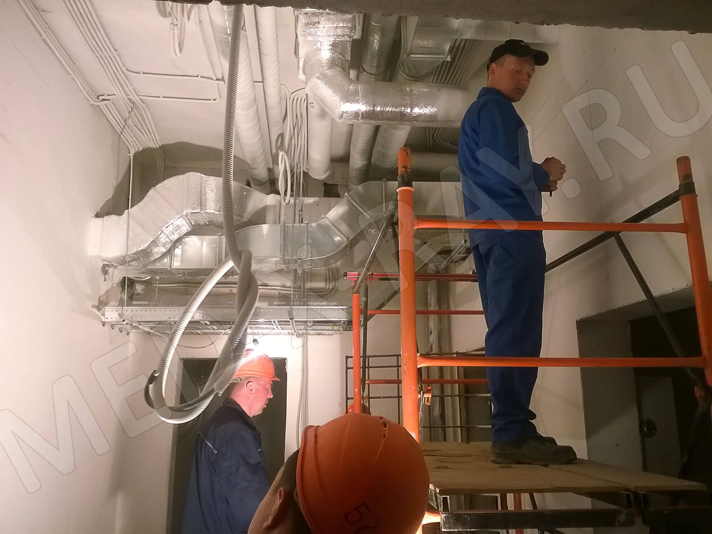 «Онкорадиологический центр» г. Балашиха монтаж защитной двери для бункера циклотрона