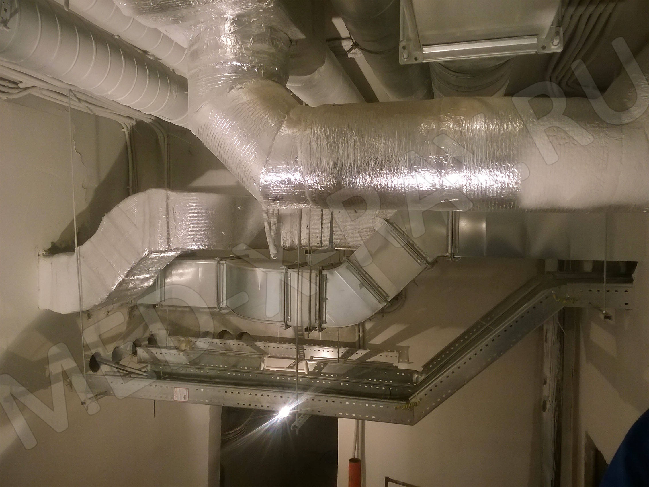 «Онкорадиологический центр» г. Балашиха монтаж защитной двери для бункера циклотрона