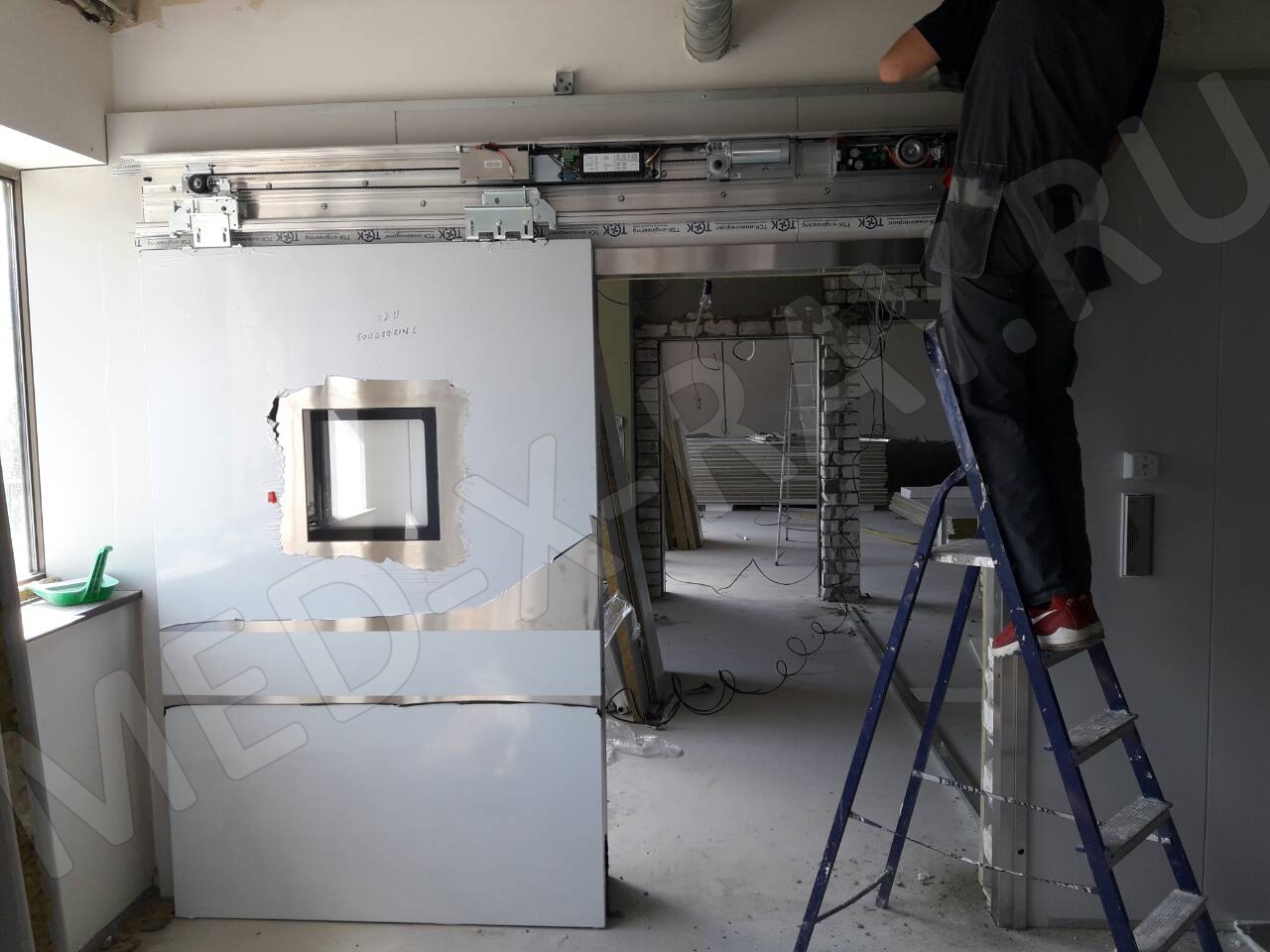 Медицинский центр «Имидж Лаб» Монтаж дверей для чистых помещений