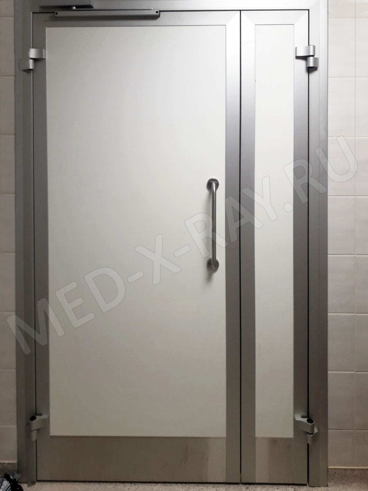 Многопрофильный медицинский центр «Клиники Лядова» Дверь для чистых помещений