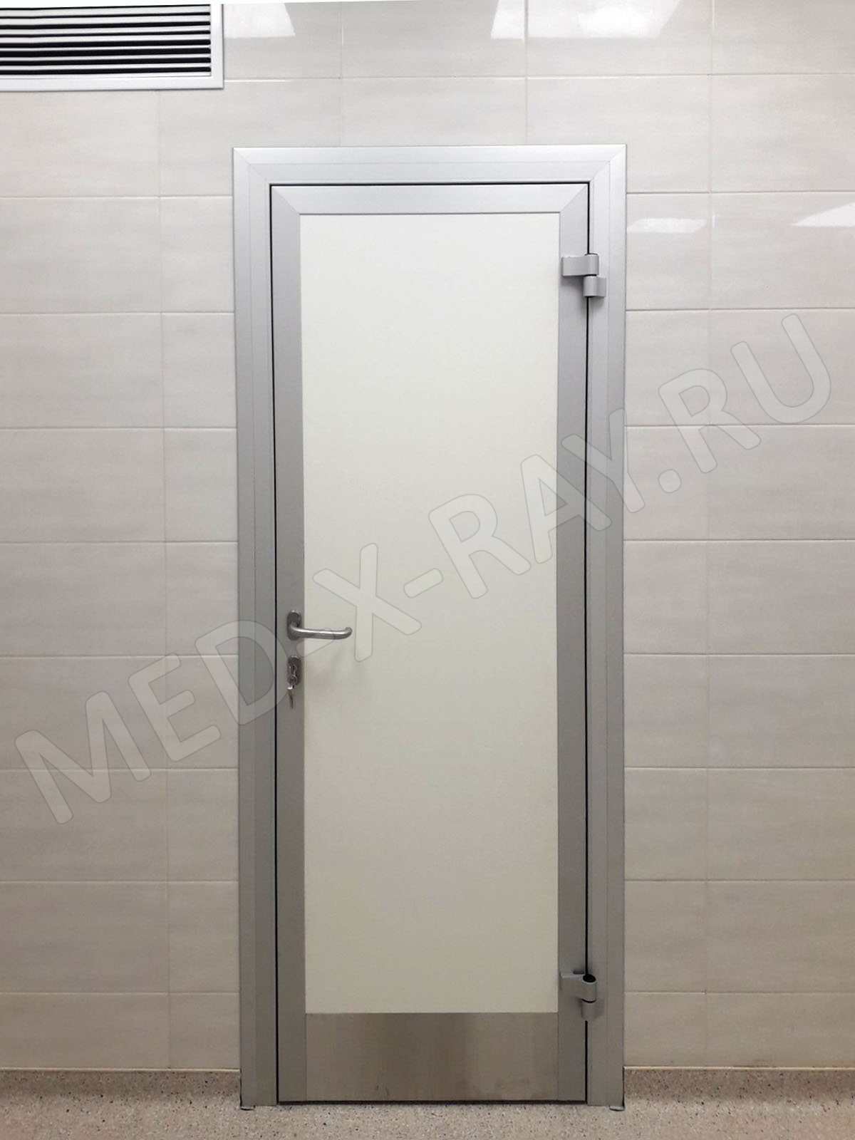 Многопрофильный медицинский центр «Клиники Лядова» Дверь для чистых помещений